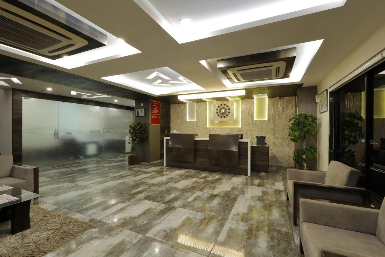 Hotel Unity Ahmedabad Buitenkant foto