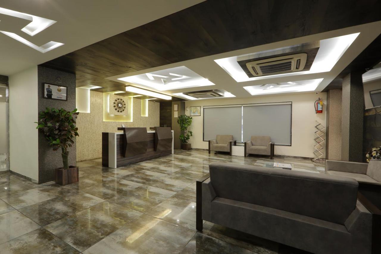 Hotel Unity Ahmedabad Buitenkant foto