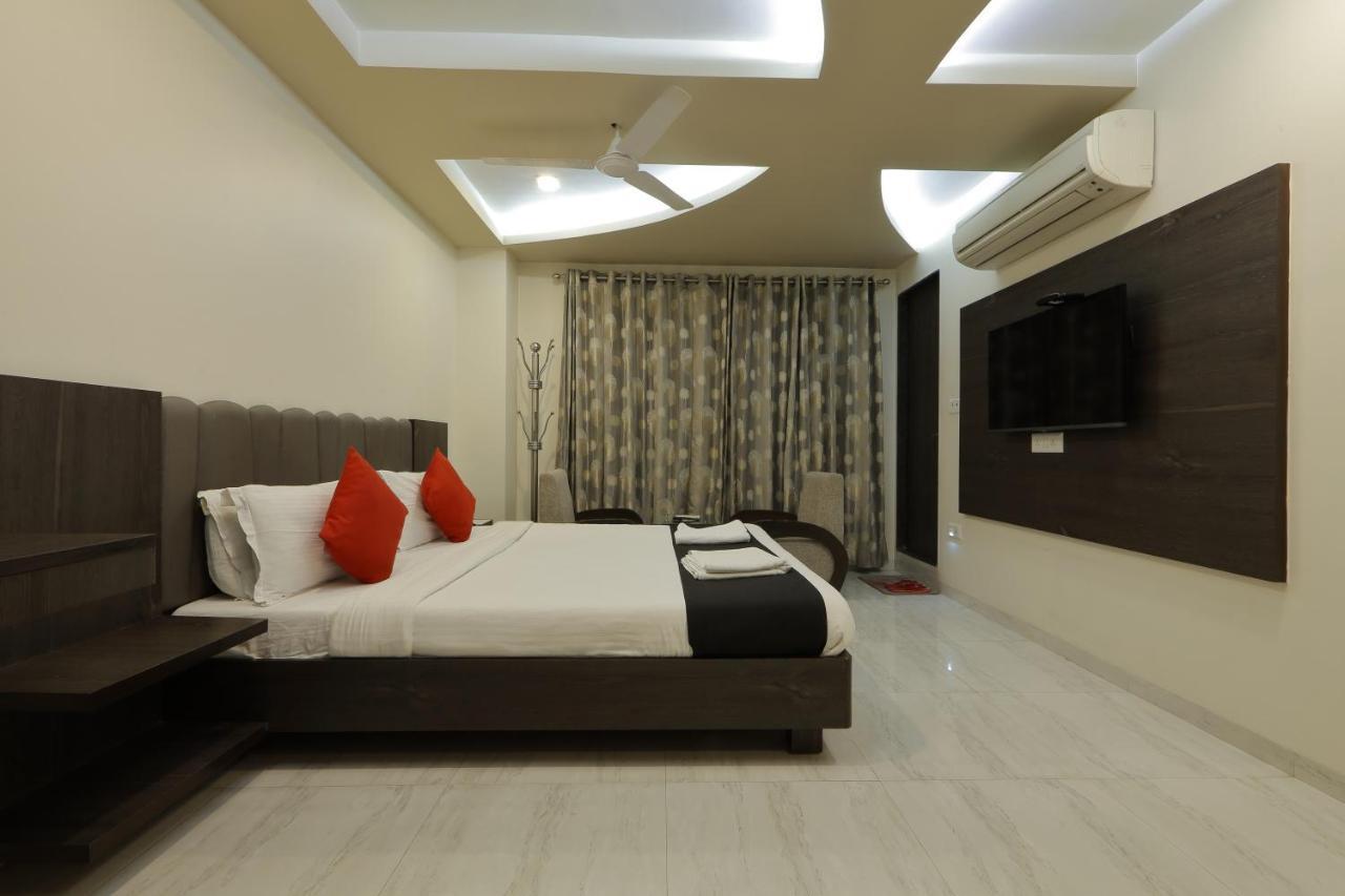 Hotel Unity Ahmedabad Buitenkant foto
