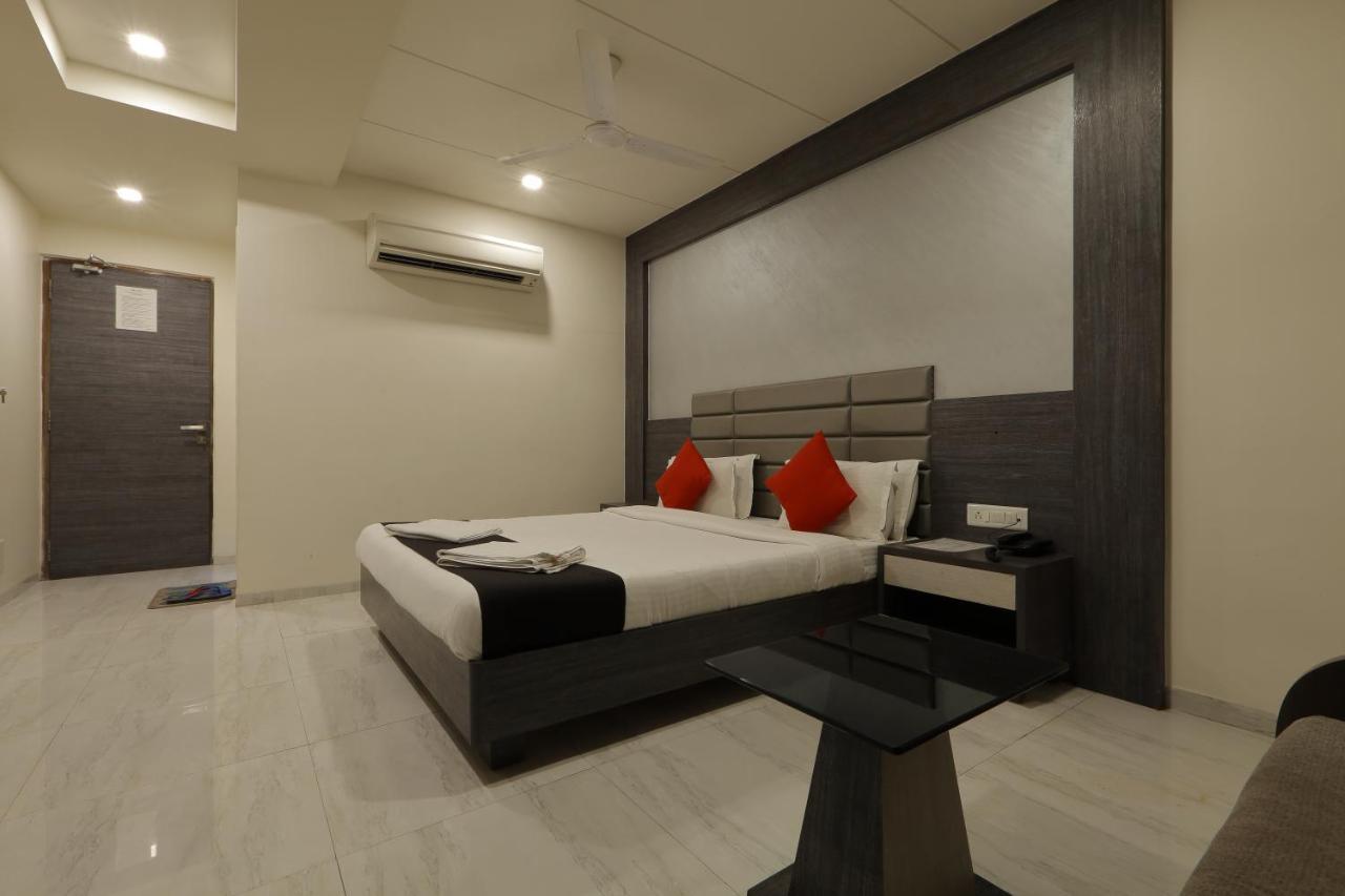 Hotel Unity Ahmedabad Buitenkant foto