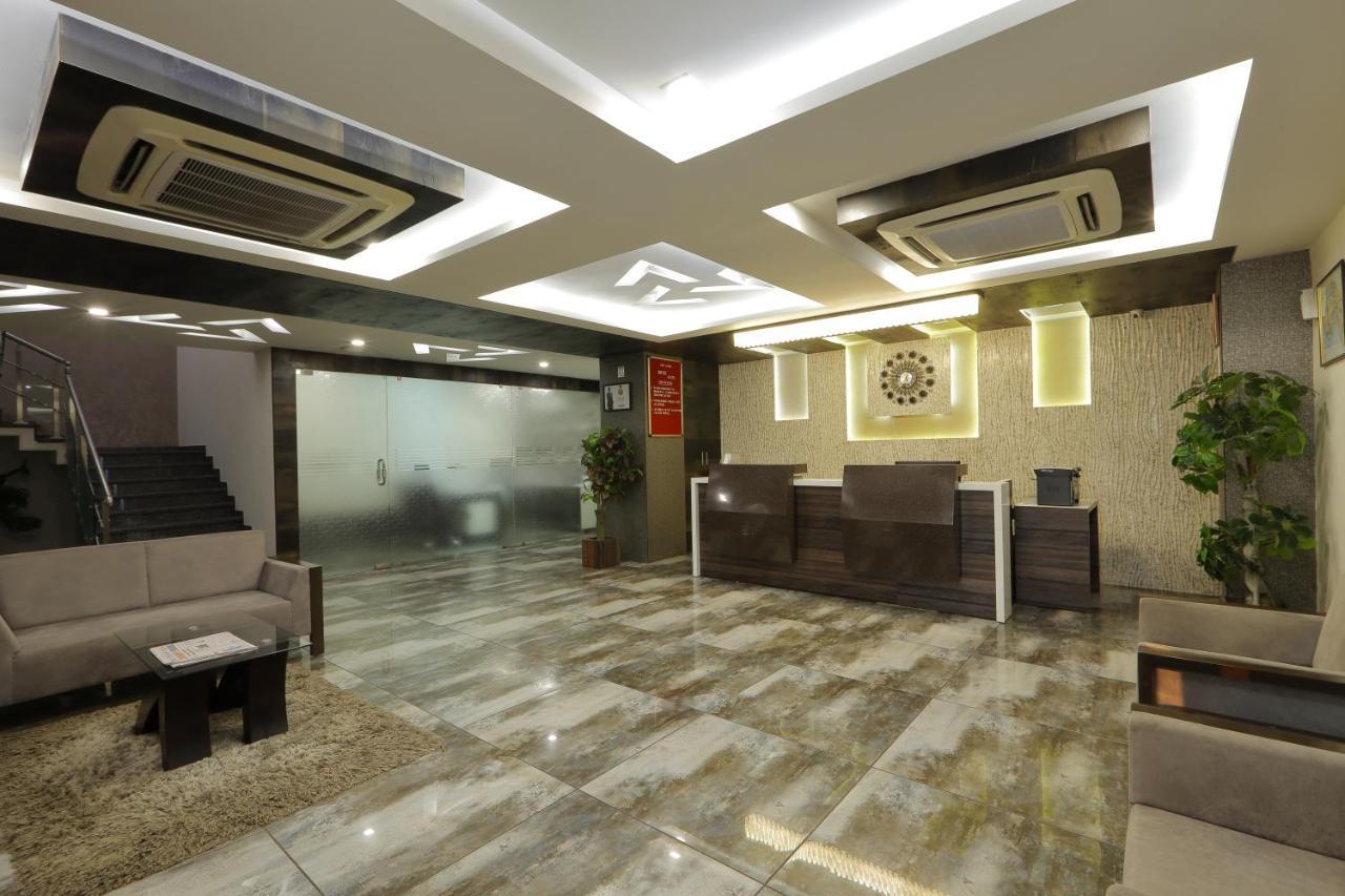 Hotel Unity Ahmedabad Buitenkant foto