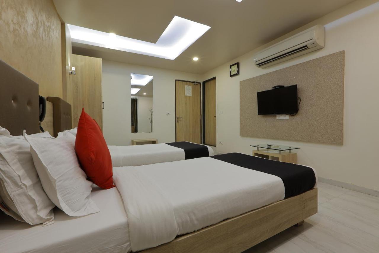 Hotel Unity Ahmedabad Buitenkant foto