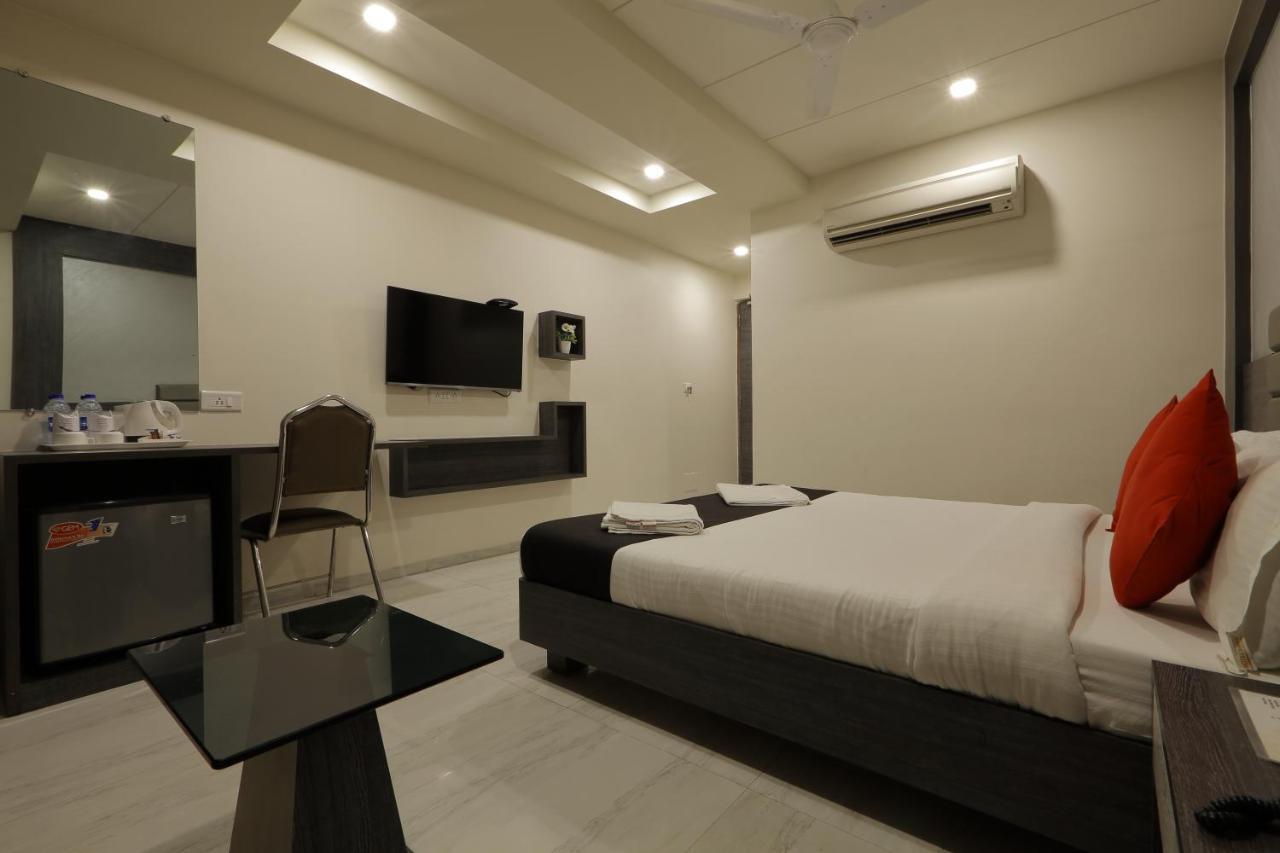 Hotel Unity Ahmedabad Buitenkant foto