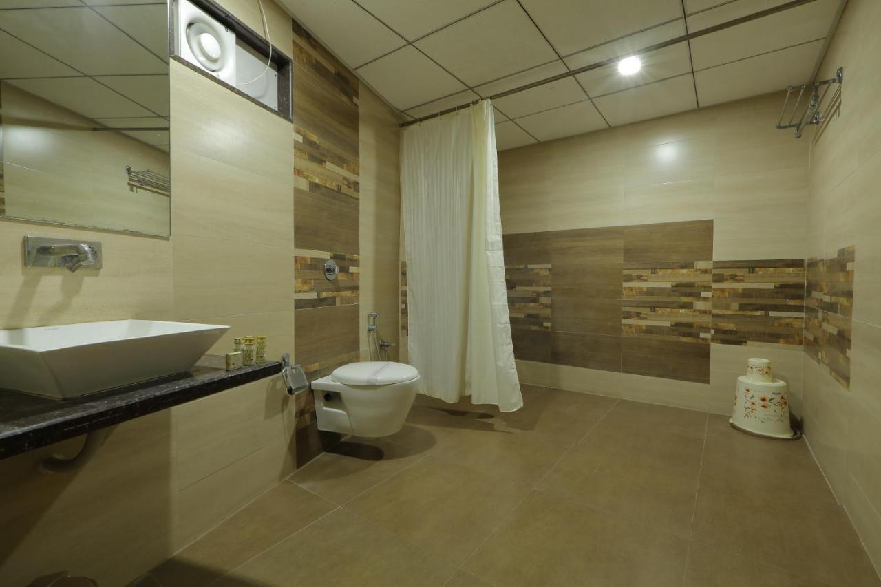 Hotel Unity Ahmedabad Buitenkant foto