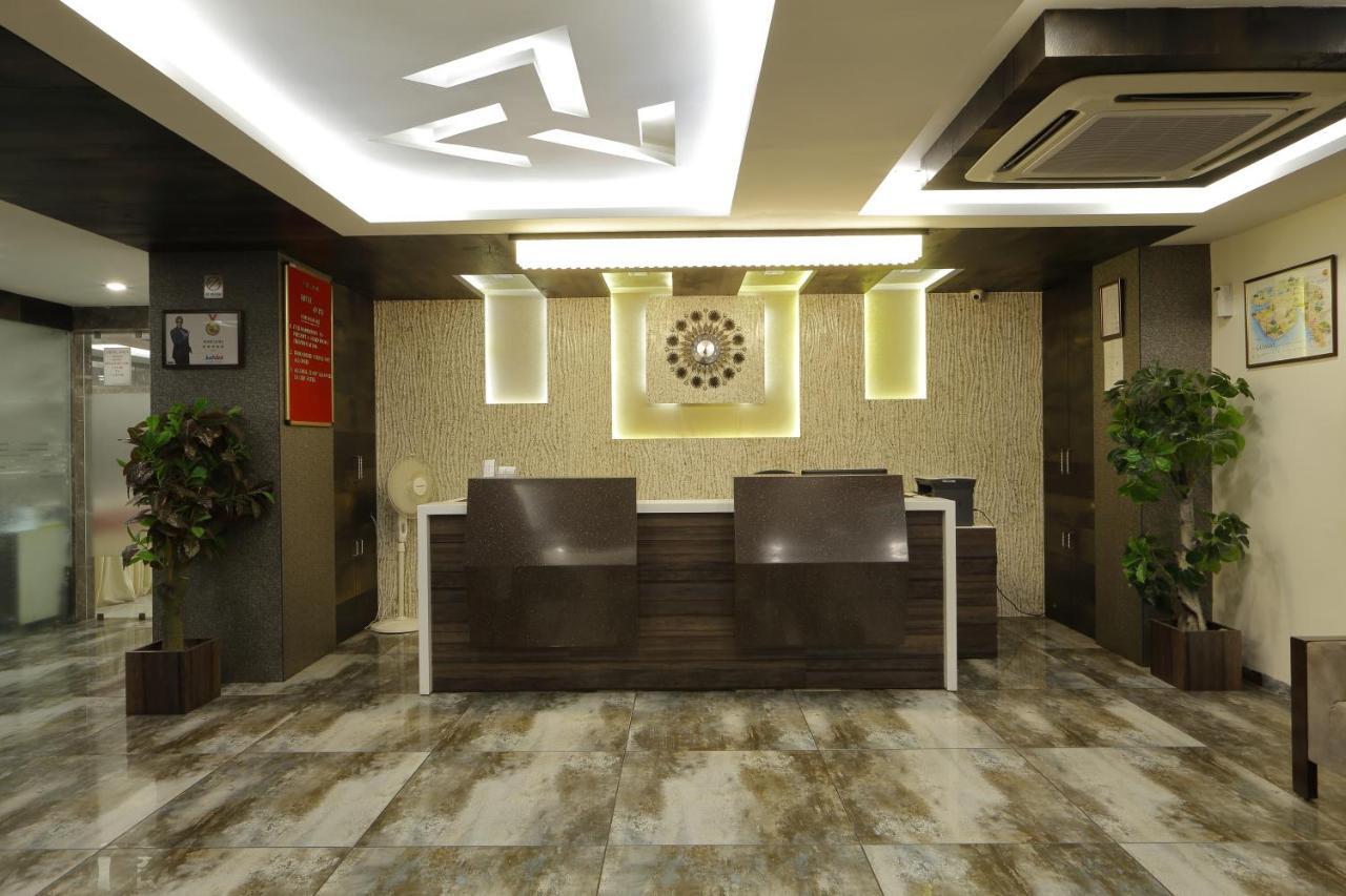 Hotel Unity Ahmedabad Buitenkant foto