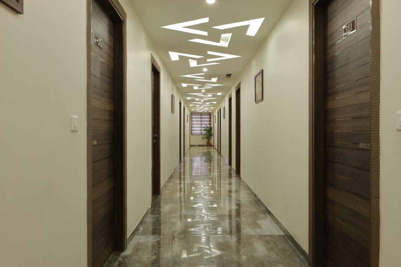 Hotel Unity Ahmedabad Buitenkant foto