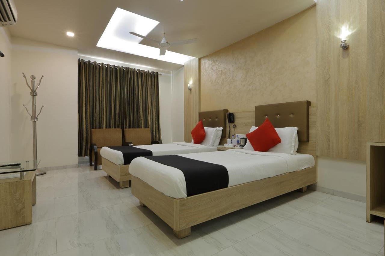 Hotel Unity Ahmedabad Buitenkant foto