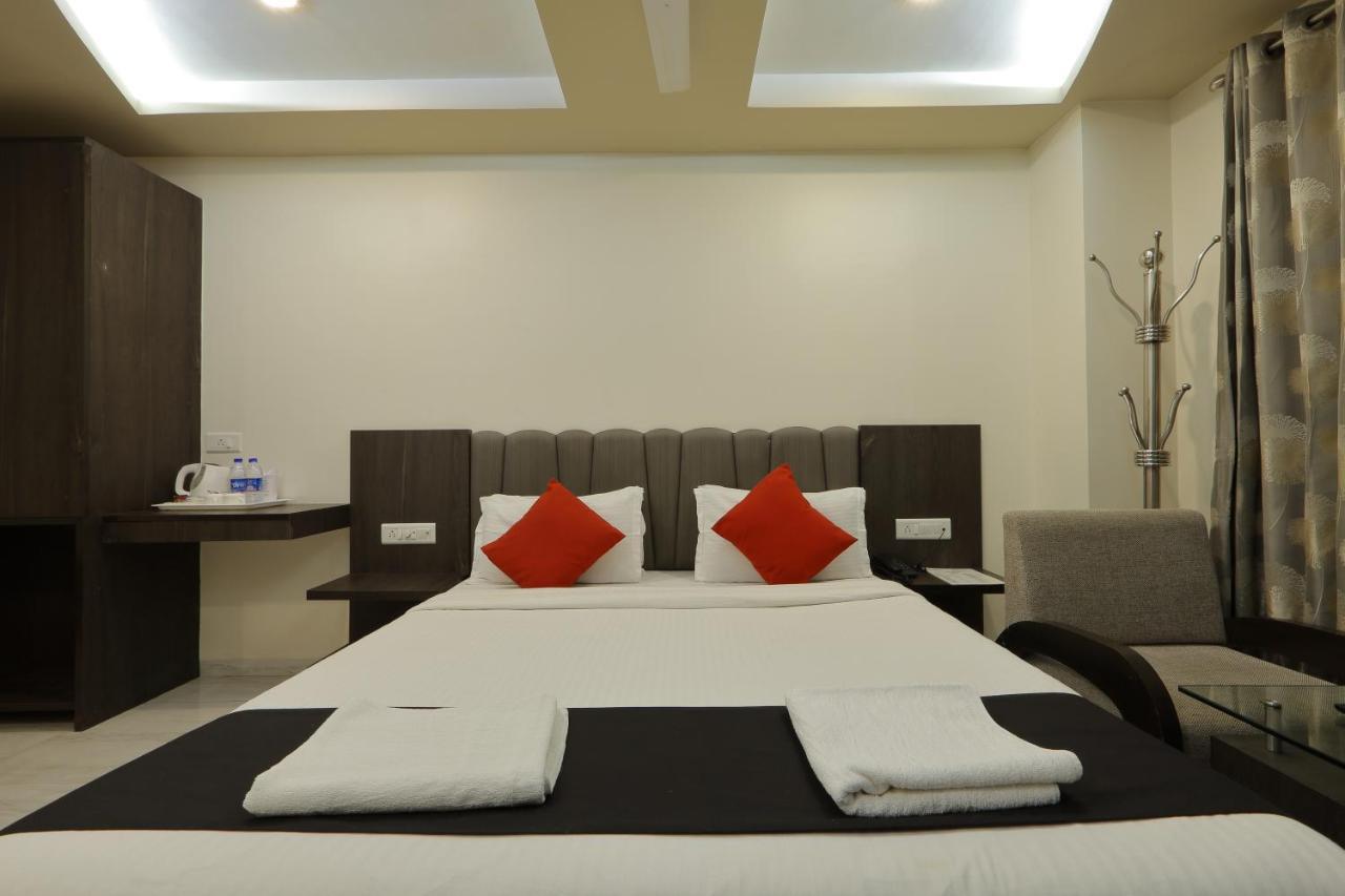 Hotel Unity Ahmedabad Buitenkant foto