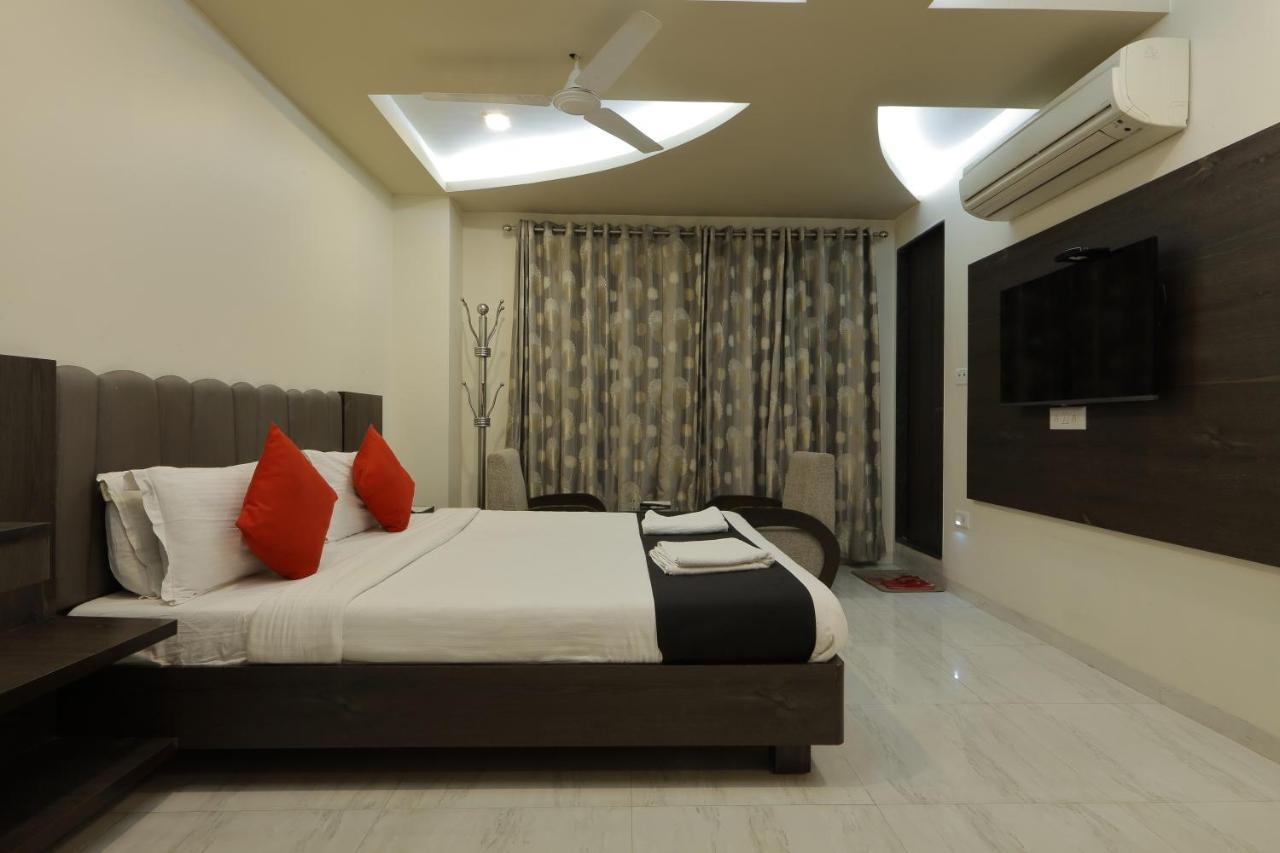 Hotel Unity Ahmedabad Buitenkant foto