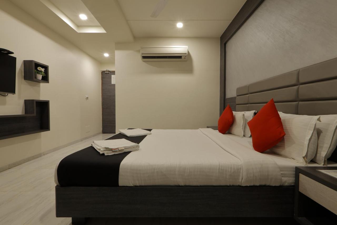 Hotel Unity Ahmedabad Buitenkant foto