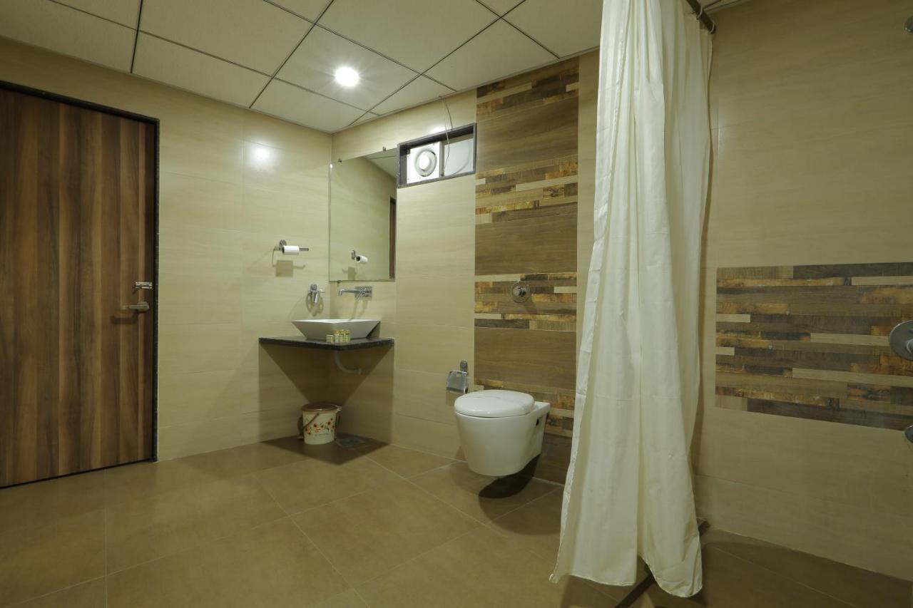 Hotel Unity Ahmedabad Buitenkant foto