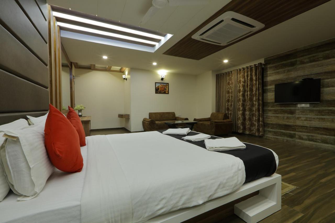 Hotel Unity Ahmedabad Buitenkant foto