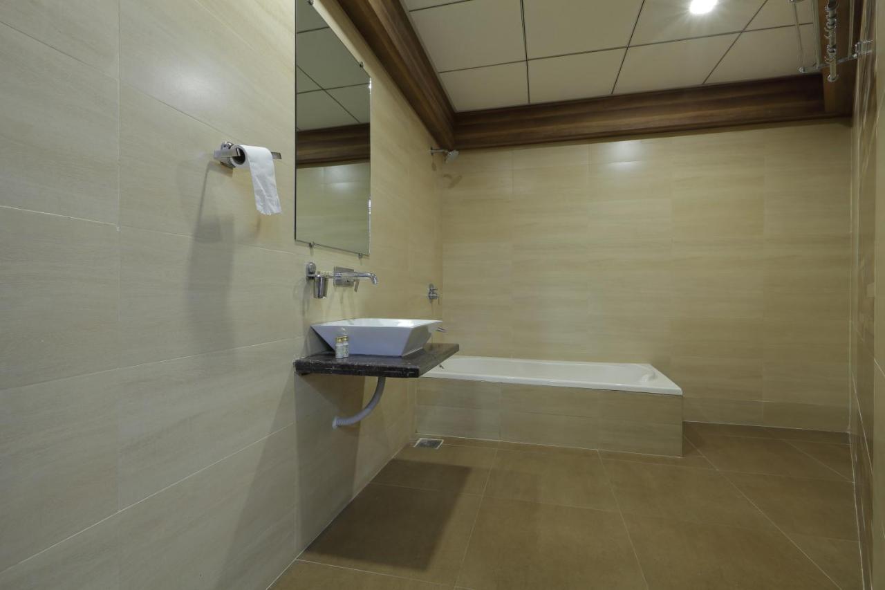 Hotel Unity Ahmedabad Buitenkant foto