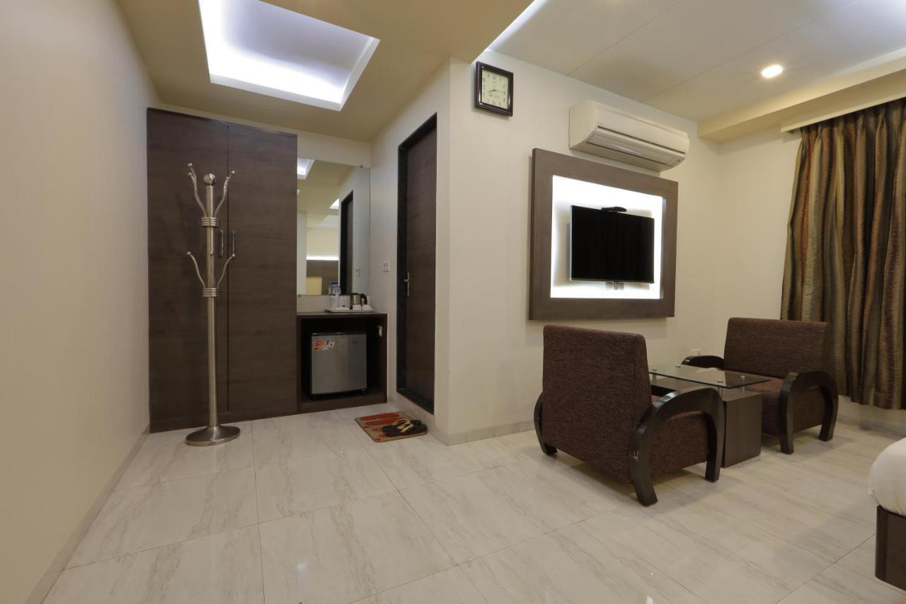 Hotel Unity Ahmedabad Buitenkant foto