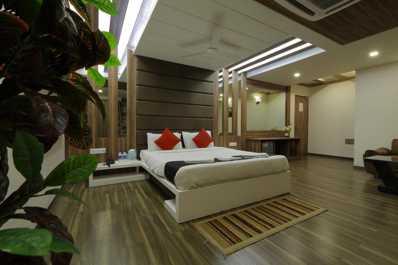 Hotel Unity Ahmedabad Buitenkant foto